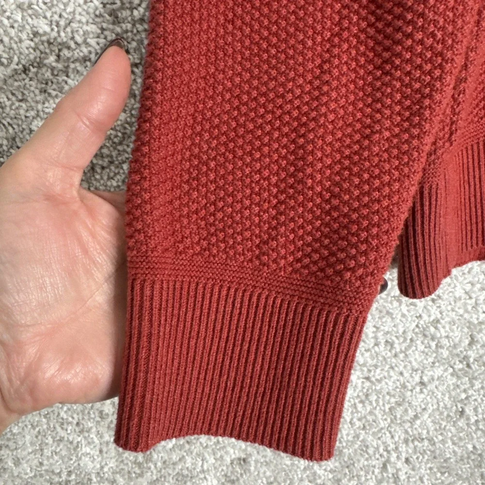 UNTUCKit Fair Trade Waffle Crewneck Men's‎ Sweater - Medium